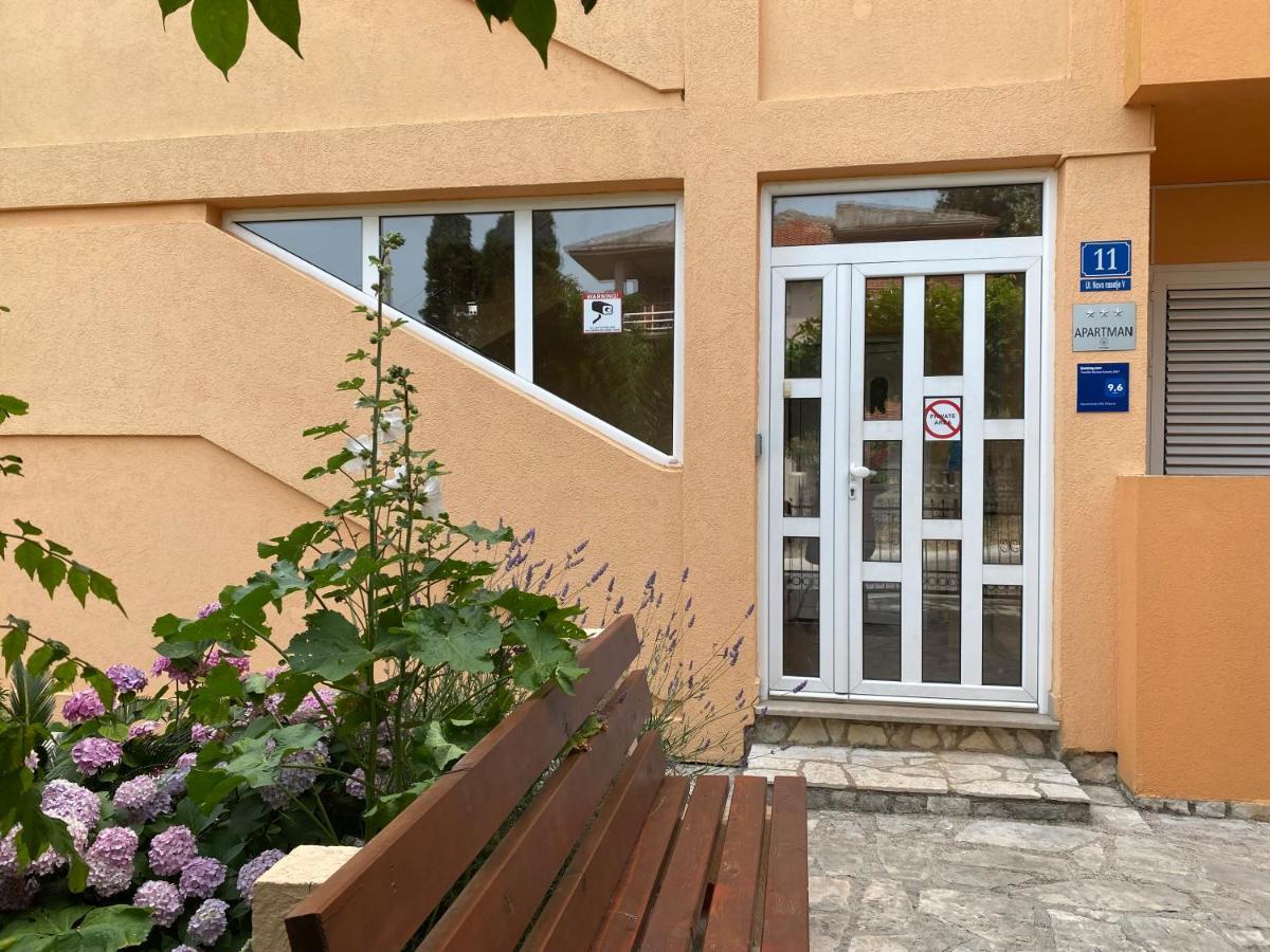 Apartments Villa Viktoria Tivat Dış mekan fotoğraf